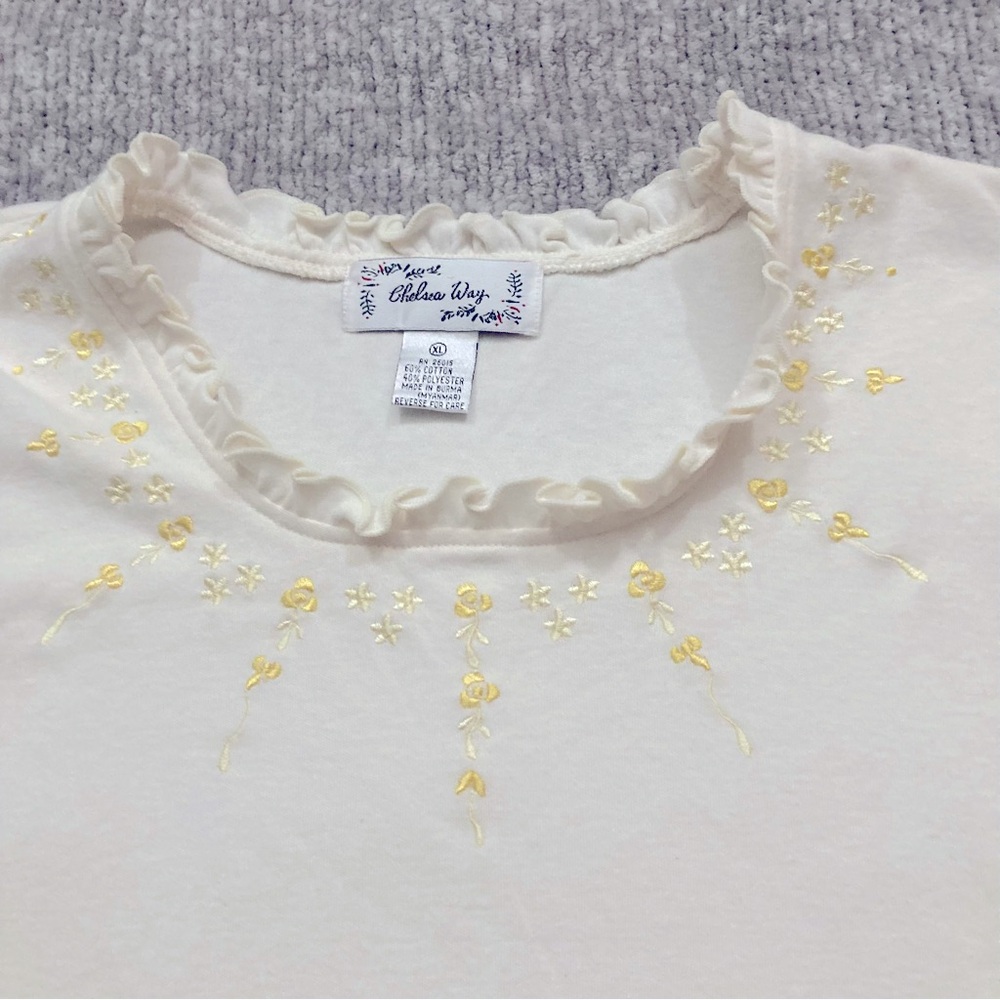 Vintage Embroidered Butter Yellow Flower Top XL Ruffle Trim Chelsea Way Spring‎